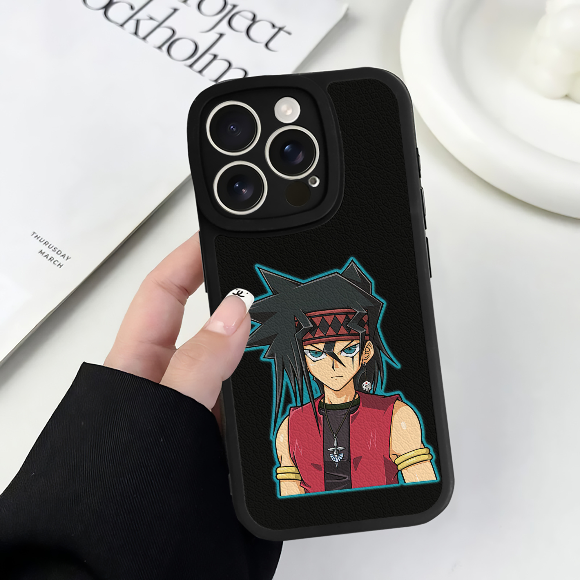 遊☆戯☆王 Yu-Gi-Oh! 【iPhone 16シリーズ対応】シリコンスマホケース（レザー調） 材質：シリコン